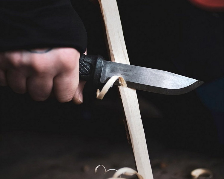 How Does an OTF Knife Mechanism Work?