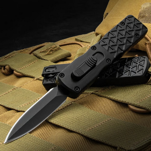 How An OTF Knife Works?