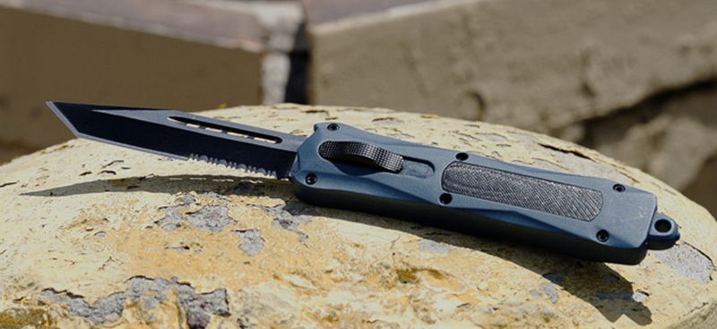 How Does An OTF Knife Work?