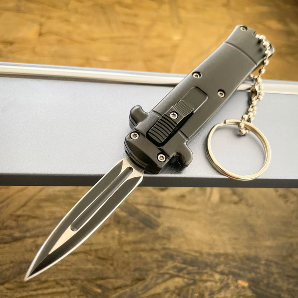 Is An OTF Knife A Switchblade?